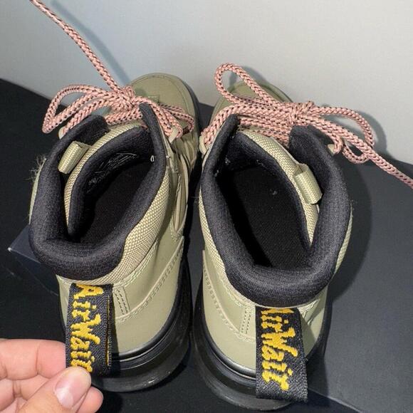 Dr. Martens Buwick Womens Size 8L Utility Boots Extra Tough Lace Up Pale Olive - Picture 11 of 15